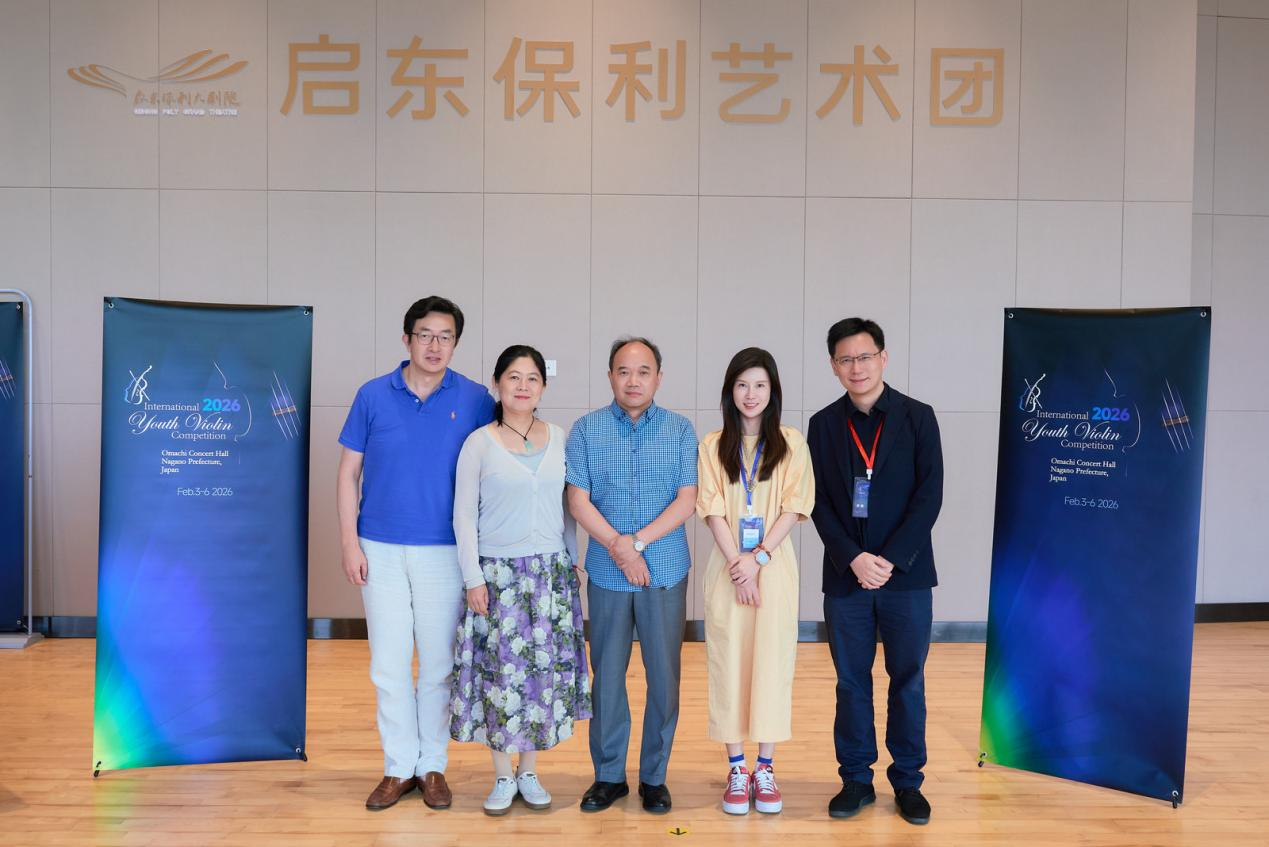 从左至右为预选评委（李伟纲、周铭恩、杨戈芳、肖菲、李沛）